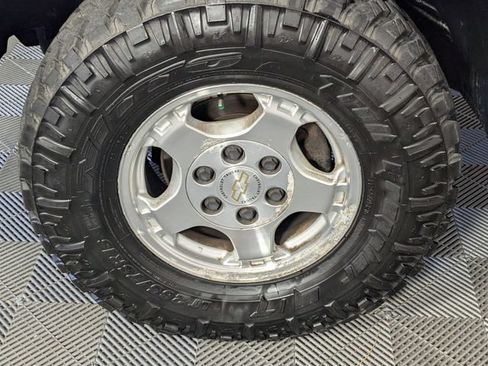 Used 1999 Chevrolet Silverado 1500 LS w/ Off-Road Chassis Pkg AWD/4WD image 8