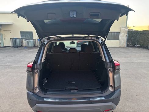 Used 2021 Nissan Rogue SV image 13