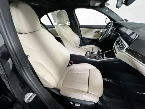 Used 2020 BMW 330i xDrive Sedan w/ Premium Package image 29