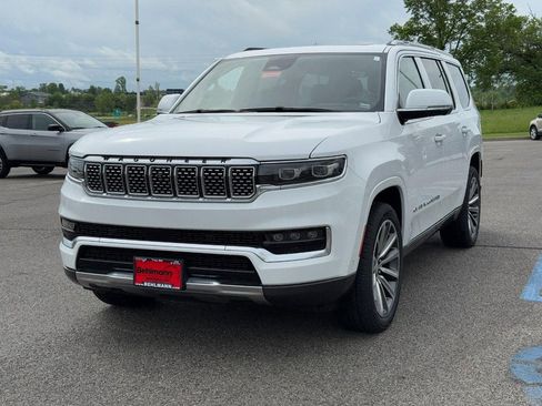 Used 2022 Jeep Grand Wagoneer Series I w/ Flexible Seating Group AWD/4WD image 11