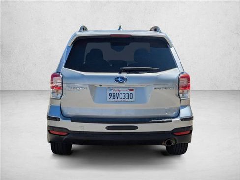 Used 2018 Subaru Forester 2.5i Touring AWD/4WD image 7