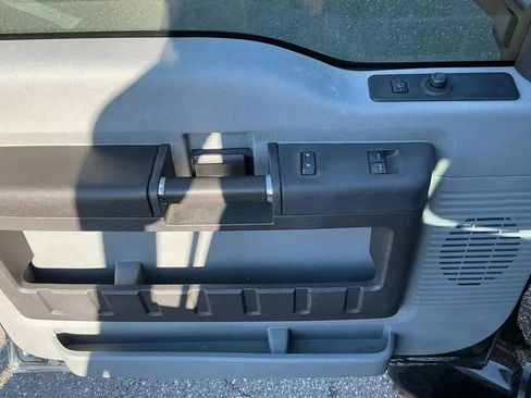 Used 2015 Ford F650 2WD Regular Cab Super Duty image 24