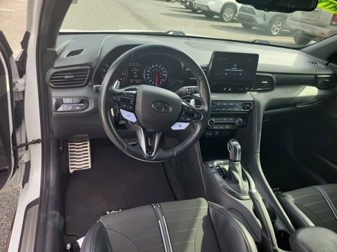 Used 2022 Hyundai Veloster N image 16