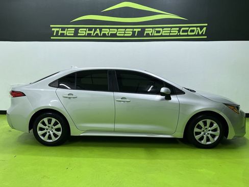 Used 2021 Toyota Corolla LE FWD image 11