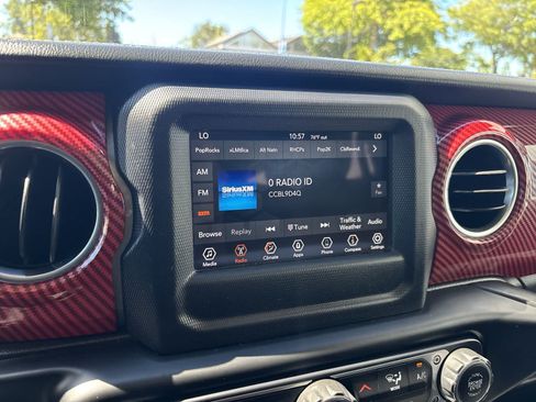 Certified 2020 Jeep Wrangler Unlimited Sahara AWD/4WD image 19