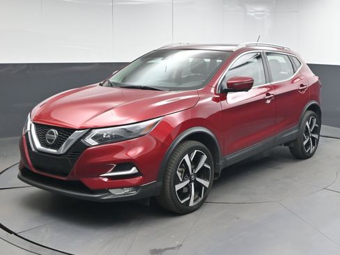 Used 2020 Nissan Rogue Sport SL w/ Premium Package image 4
