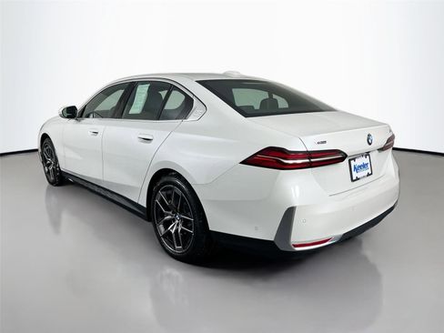 Certified 2026 BMW 530i xDrive 530i xDrive w/ Premium Package image 4