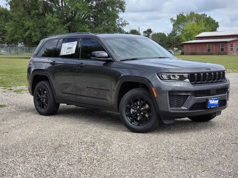 New 2026 Jeep Grand Cherokee Altitude RWD image 2