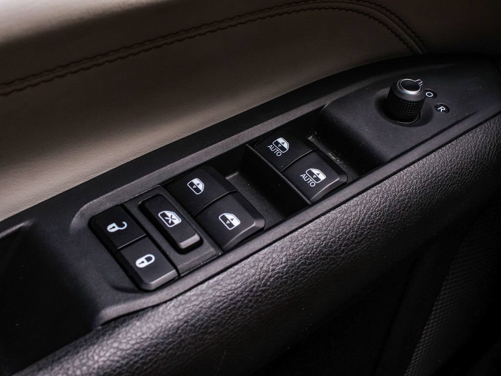 Used 2024 Jeep Compass Limited AWD/4WD image 10