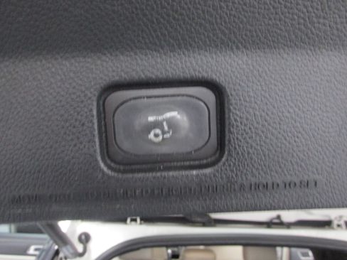 Certified 2018 Ford Explorer XLT w/ Equipment Group 202A image 27