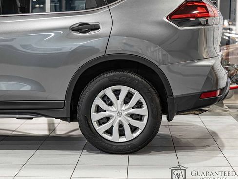 Used 2018 Nissan Rogue S image 8