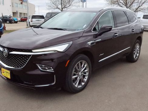 Used 2022 Buick Enclave Avenir w/ Avenir Technology Package AWD/4WD image 3
