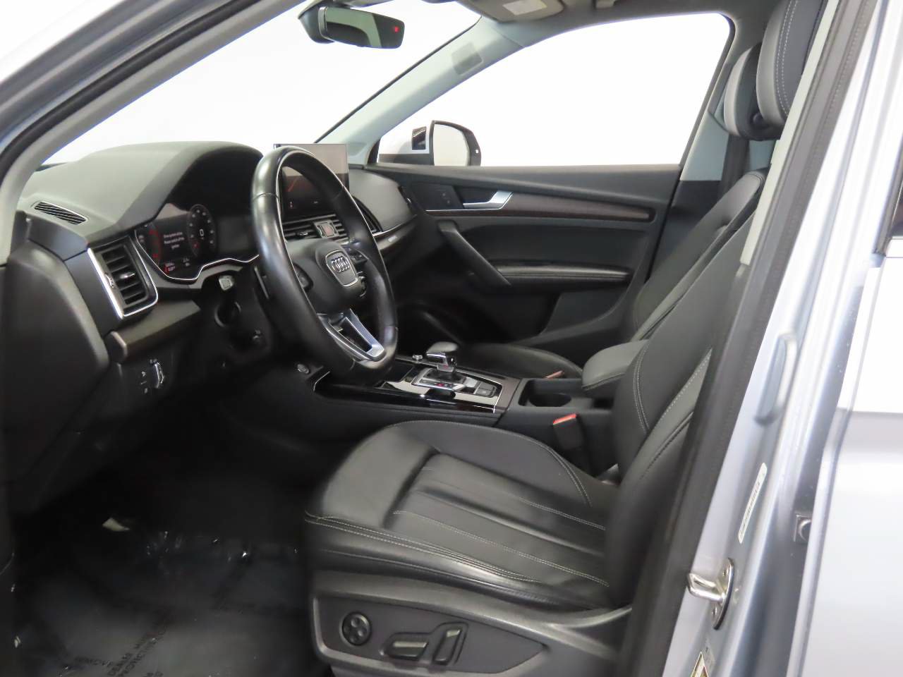 Used 2023 Audi Q5 2.0T Premium Plus AWD/4WD image 16