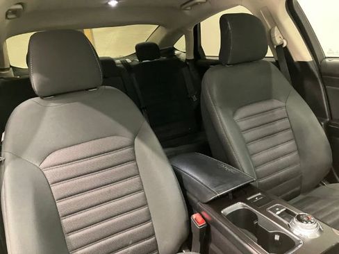 Used 2017 Ford Fusion SE FWD image 32