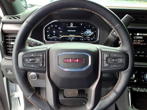 Used 2025 GMC Sierra 2500 AT4 AWD/4WD image 22