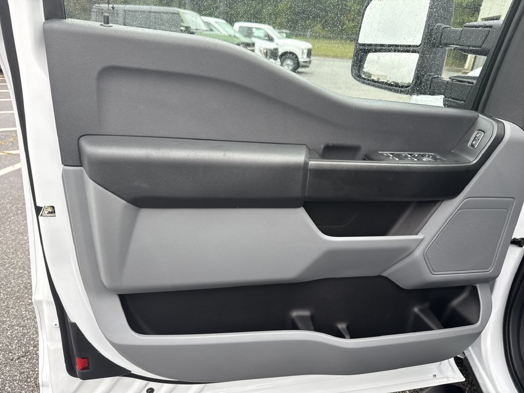 New 2026 Ford F350 XL w/ XL Driver Assist Package RWD image 10
