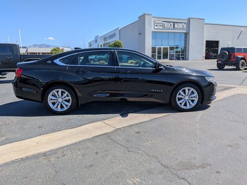 Used 2017 Chevrolet Impala LT FWD image 2