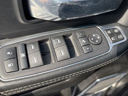 Used 2024 RAM 2500 Laramie AWD/4WD image 22
