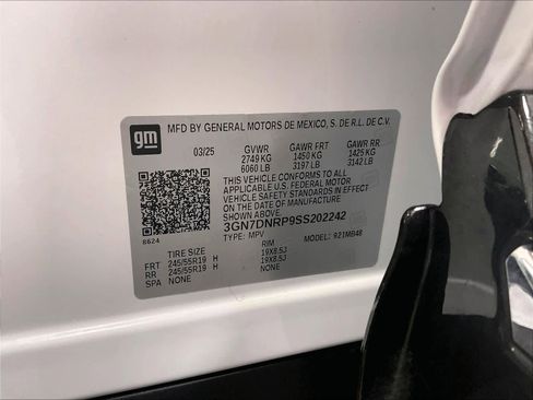 Used 2025 Chevrolet Equinox EV LT image 35