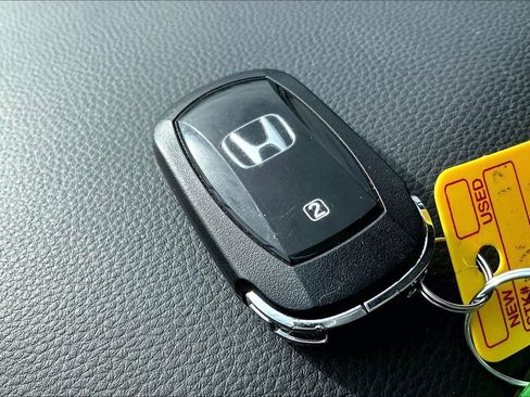 Used 2023 Honda Pilot Touring image 13