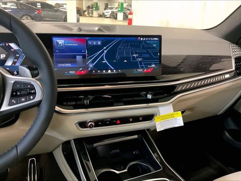 New 2026 BMW X7 M60i image 6