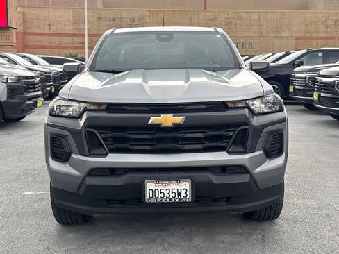 Used 2023 Chevrolet Colorado LT AWD/4WD image 2