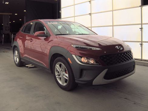 Used 2022 Hyundai Kona SE FWD image 2