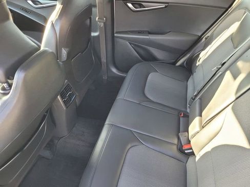 Used 2024 Kia Niro EX FWD image 10