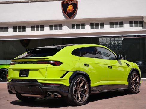 Used 2024 Lamborghini Urus Performante AWD/4WD image 3