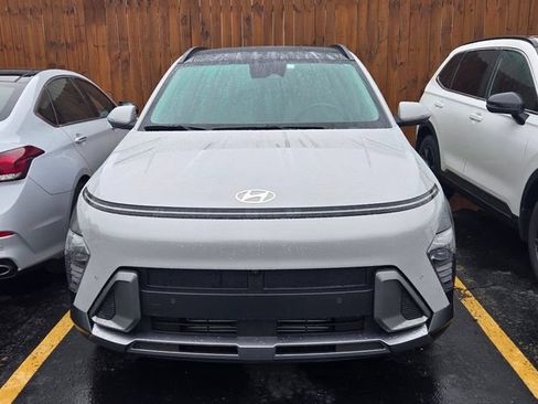Used 2024 Hyundai Kona Limited AWD/4WD image 2