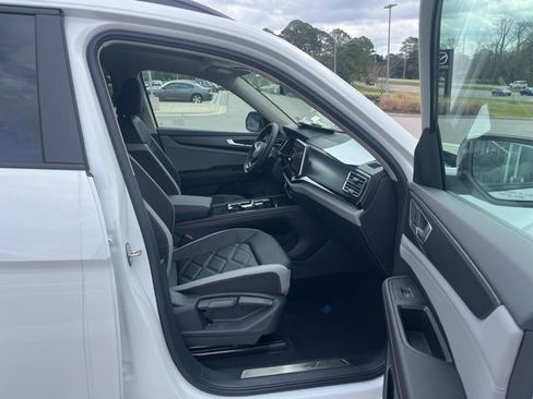 New 2026 Volkswagen Atlas Peak Edition AWD/4WD image 32