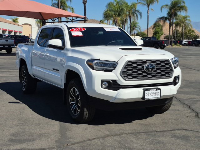 Used 2023 Toyota Tacoma TRD Sport w/ Black Out Package (TMS) AWD/4WD image 3