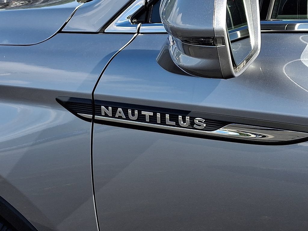 Used 2020 Lincoln Nautilus Reserve w/ Equipment Group 201A AWD/4WD image 31