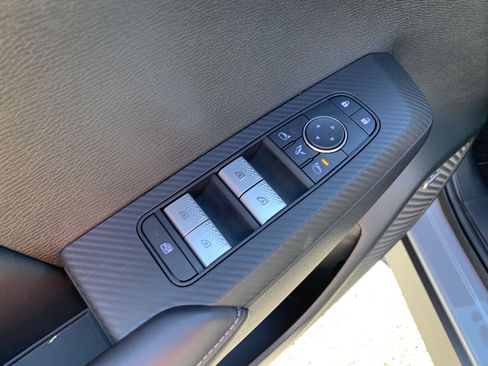 New 2025 Mitsubishi Outlander SE image 8