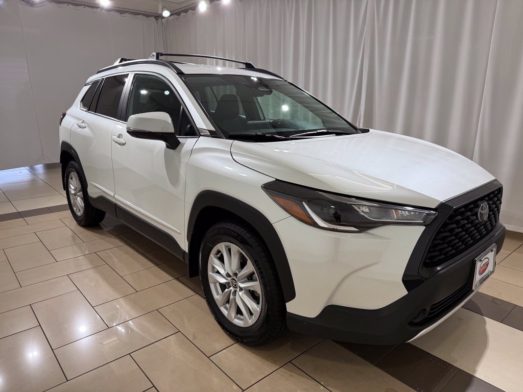 Certified 2023 Toyota Corolla Cross LE AWD/4WD image 7