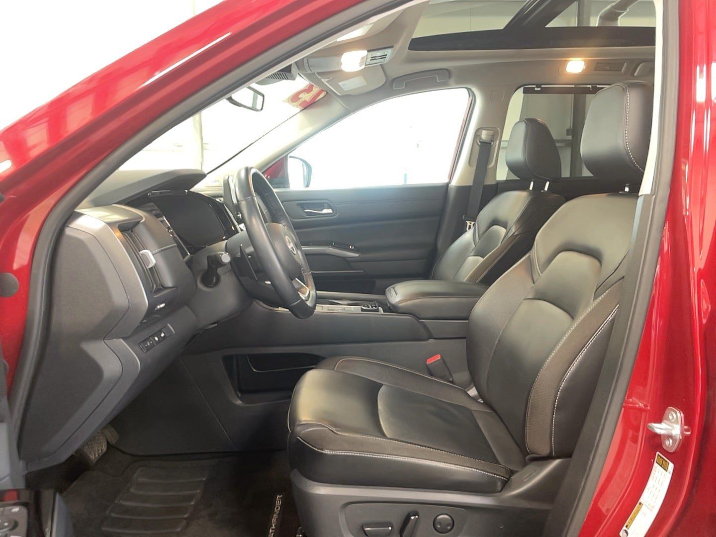 Used 2023 Nissan Pathfinder SL w/ SL Premium Package AWD/4WD image 9