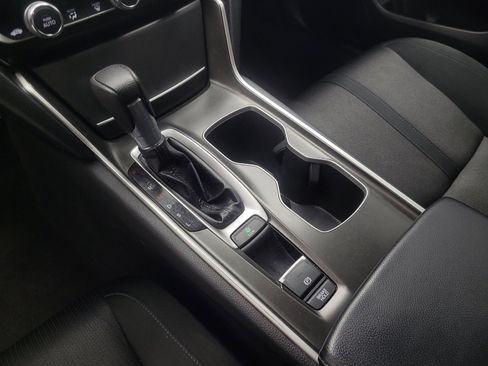 Used 2018 Honda Accord EX image 27