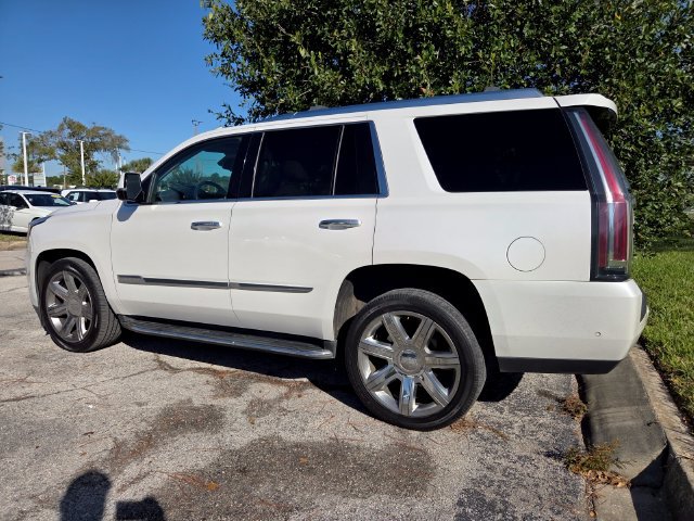 Used 2020 Cadillac Escalade Luxury AWD/4WD image 4