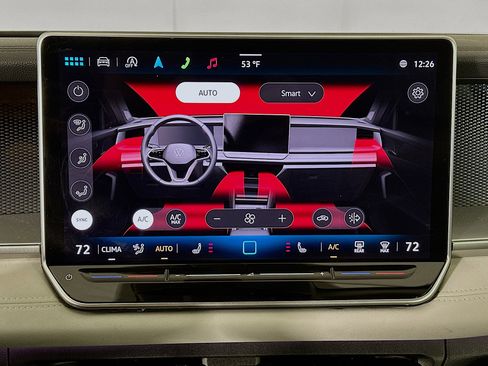 Used 2025 Volkswagen Tiguan SE image 23