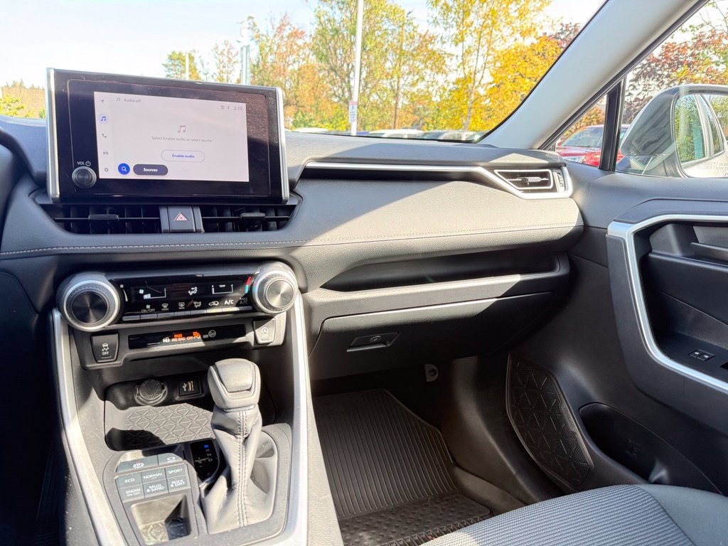 Certified 2024 Toyota RAV4 LE AWD/4WD image 25