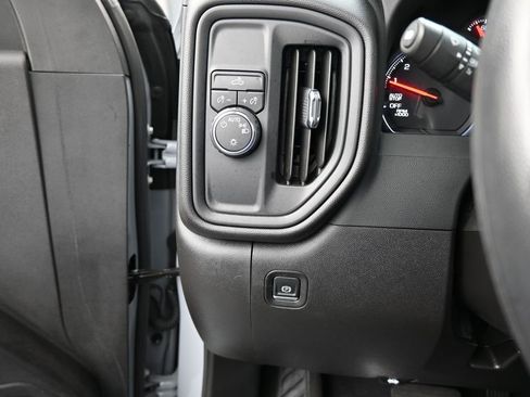 Used 2024 Chevrolet Silverado 1500 Custom image 32