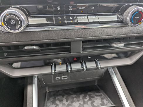 Certified 2023 Chevrolet Colorado Trail Boss w/ Advanced Trailering Package image 17