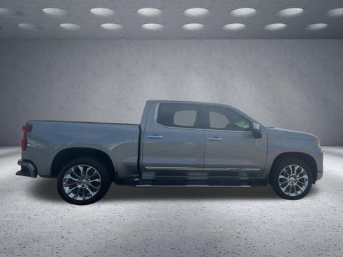 Used 2024 Chevrolet Silverado 1500 High Country w/ High Country Premium Package AWD/4WD image 9
