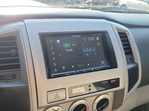 Used 2010 Toyota Tacoma PreRunner w/ TRD Sport Pkg RWD image 30