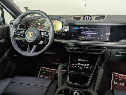 New 2026 Porsche Cayenne Coupe image 21