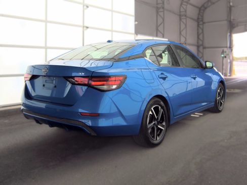 Used 2024 Nissan Sentra SV FWD image 2