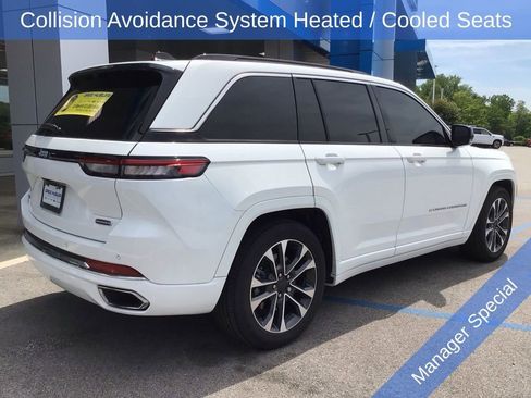 Used 2024 Jeep Grand Cherokee Overland w/ Luxury Tech Group IV AWD/4WD image 7
