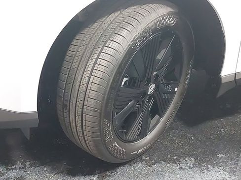 New 2025 Nissan Murano SV image 32