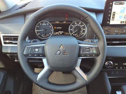 New 2026 Mitsubishi Outlander SE image 20