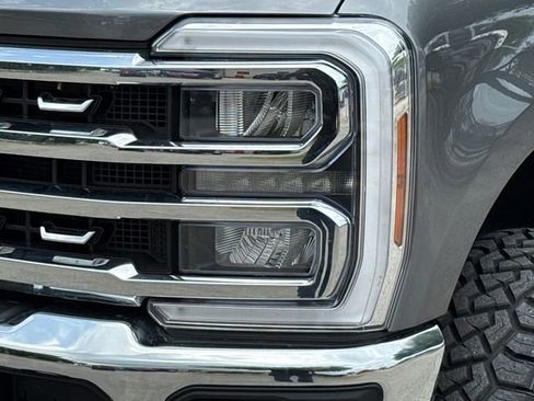 Used 2025 Ford F250 Lariat w/ FX4 Off-Road Package AWD/4WD image 4